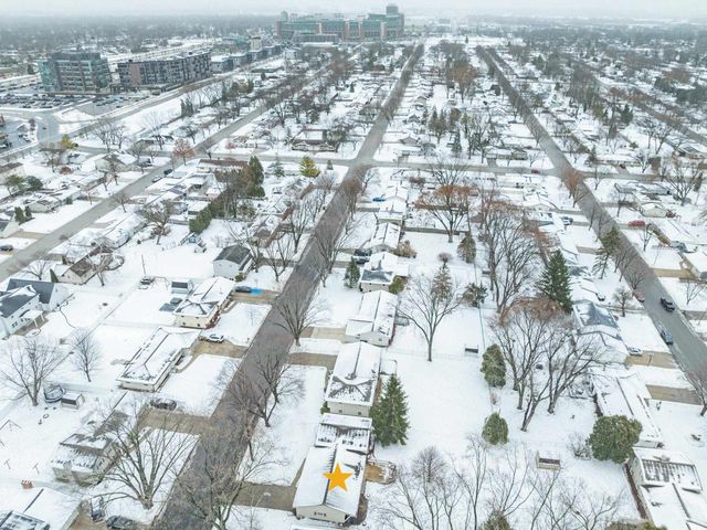 1281 VALLEY VIEW ROAD, Green Bay, WI 54304