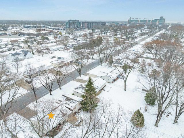 1281 VALLEY VIEW ROAD, Green Bay, WI 54304