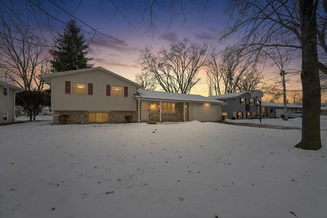 1281 VALLEY VIEW ROAD, Green Bay, WI 54304