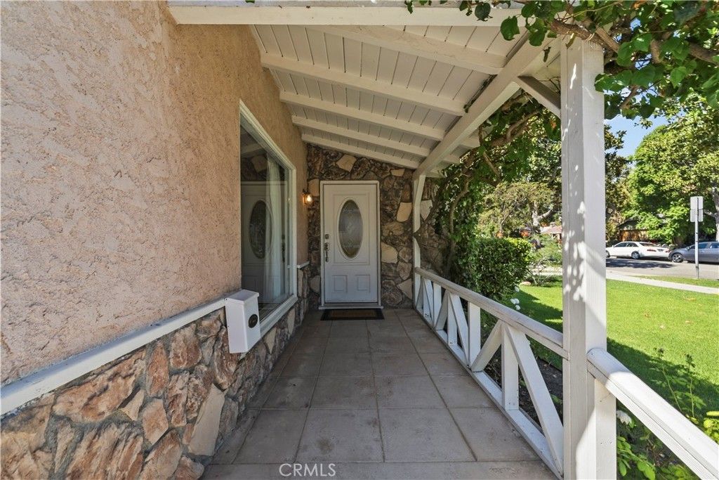1021 N Pass, Burbank, CA 91505 — photo 4