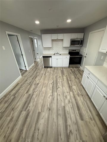 60 Esten Avenue 4, Pawtucket, RI 02860