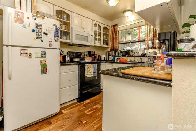 3214 45th Avenue NE, Tacoma, WA 98422