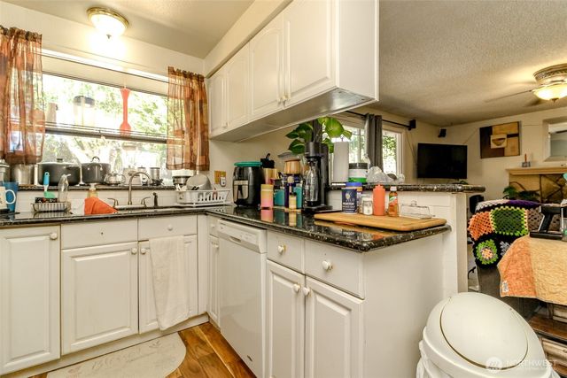 3214 45th Avenue NE, Tacoma, WA 98422