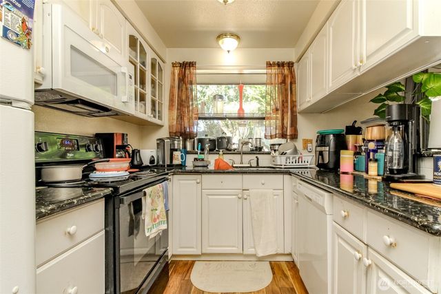 3214 45th Avenue NE, Tacoma, WA 98422