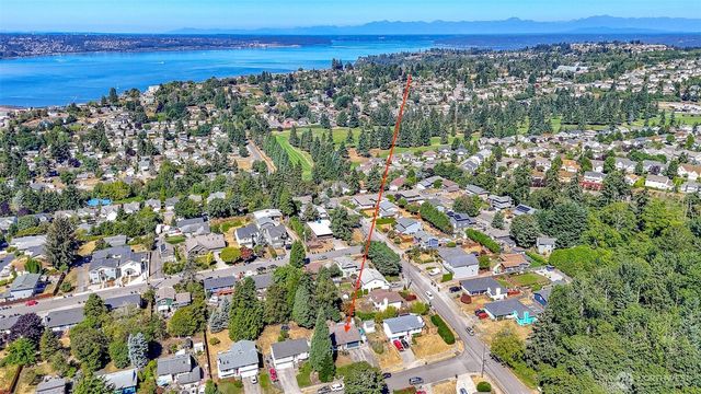 3214 45th Avenue NE, Tacoma, WA 98422