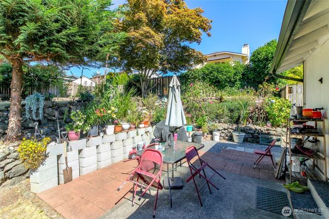 3214 45th Avenue NE, Tacoma, WA 98422