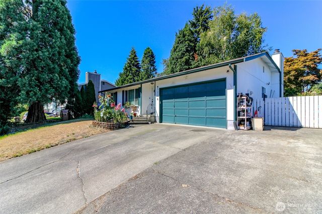 3214 45th Avenue NE, Tacoma, WA 98422