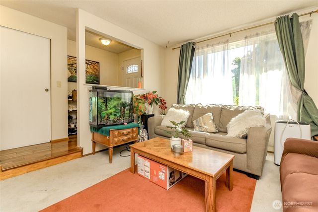 3214 45th Avenue NE, Tacoma, WA 98422