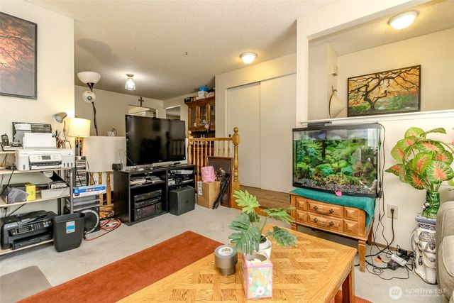 3214 45th Avenue NE, Tacoma, WA 98422