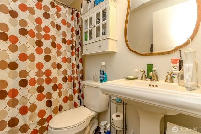3214 45th Avenue NE, Tacoma, WA 98422