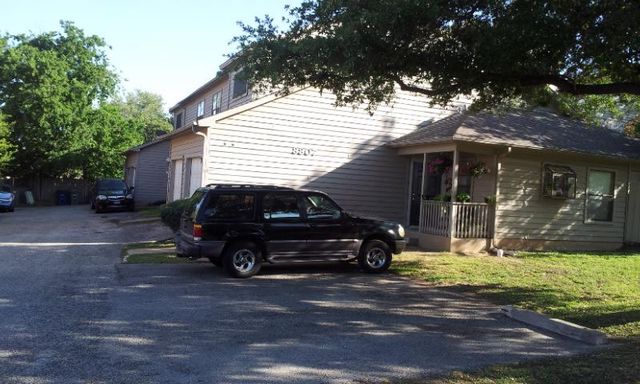 8807 Schick RD D, Austin, TX 78729