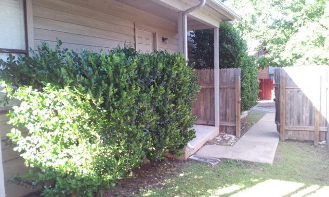 8807 Schick RD D, Austin, TX 78729