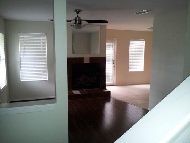8807 Schick RD D, Austin, TX 78729