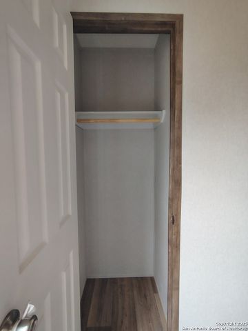 152 CR 2664, Moore, TX 78016