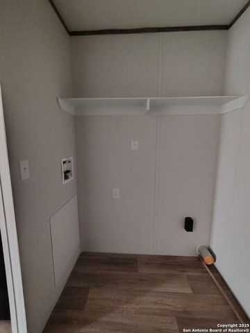 152 CR 2664, Moore, TX 78016