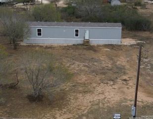 152 CR 2664, Moore, TX 78016