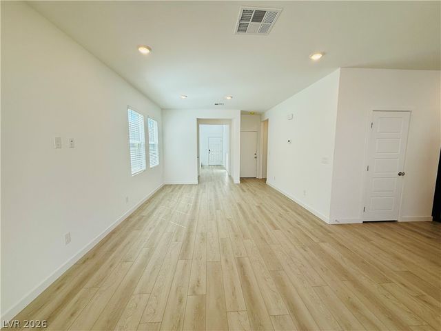 8388 Caldera Hills Avenue, Las Vegas, NV 89147