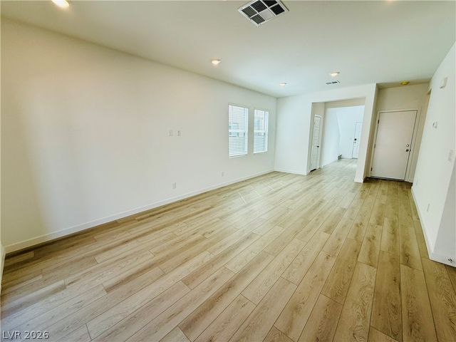 8388 Caldera Hills Avenue, Las Vegas, NV 89147