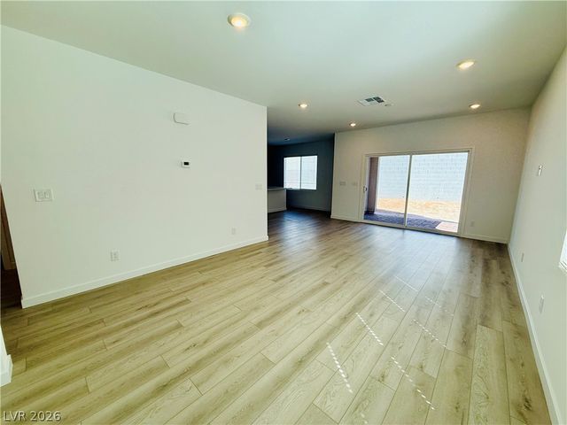 8388 Caldera Hills Avenue, Las Vegas, NV 89147