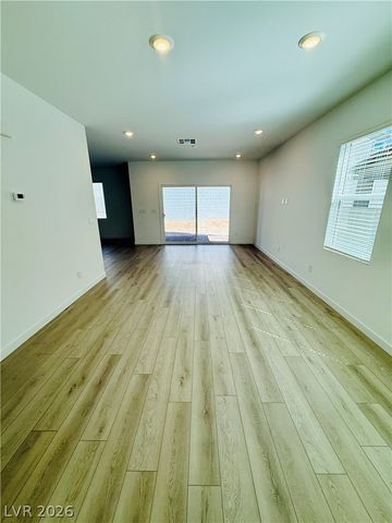 8388 Caldera Hills Avenue, Las Vegas, NV 89147