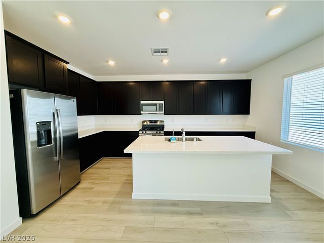 8388 Caldera Hills Avenue, Las Vegas, NV 89147