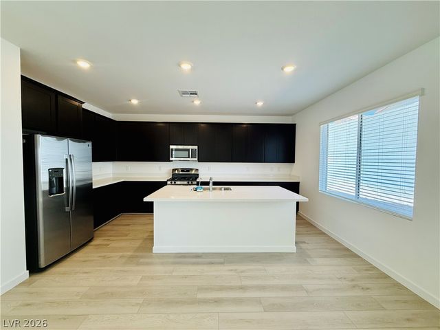 8388 Caldera Hills Avenue, Las Vegas, NV 89147