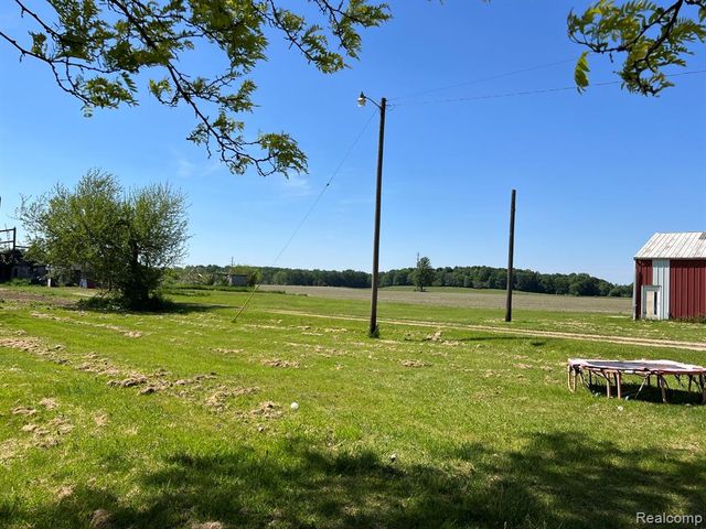 1464 S Force Road, Attica, MI 48412