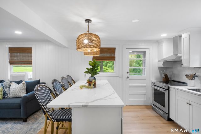 424 High Street, Groton, CT 06355