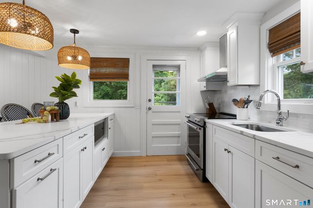 424 High Street, Groton, CT 06355