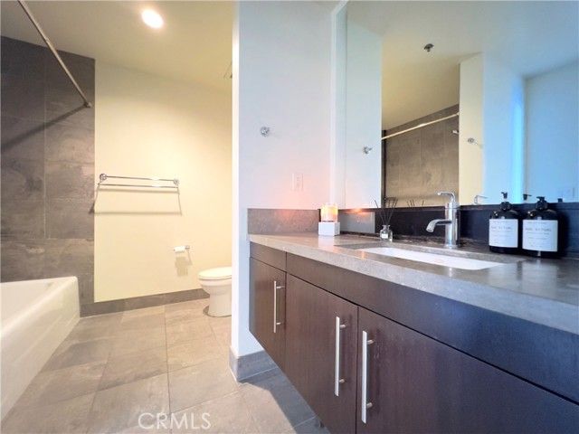 1100 S Hope Street 606, Los Angeles, CA 90015