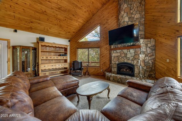 2781 AIRPARK Drive, Overgaard, AZ 85933