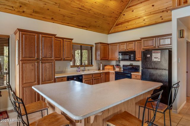 2781 AIRPARK Drive, Overgaard, AZ 85933