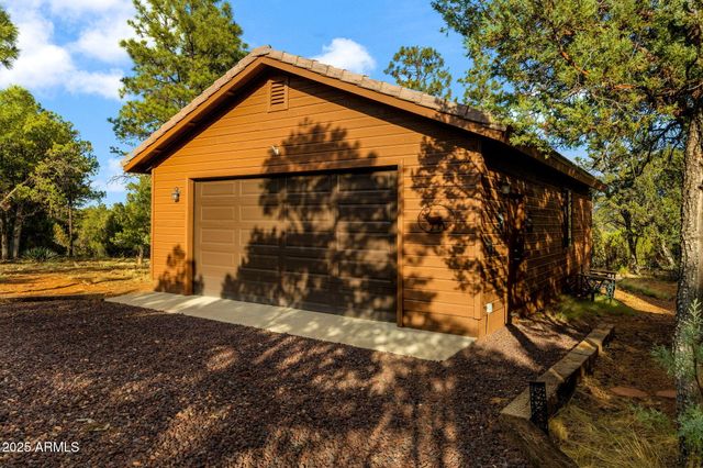 2781 AIRPARK Drive, Overgaard, AZ 85933