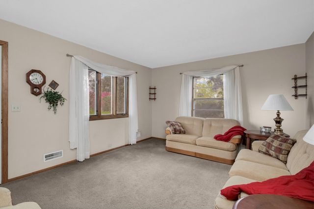5323 6th Street NE, Fridley, MN 55421