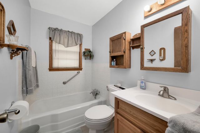 5323 6th Street NE, Fridley, MN 55421
