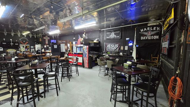 555 8th St, Holly Hill, FL 32117