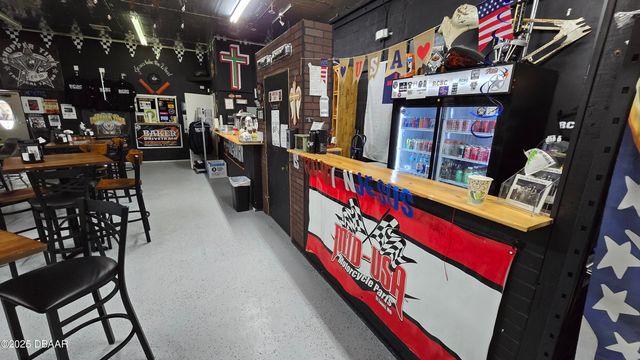 555 8th St, Holly Hill, FL 32117