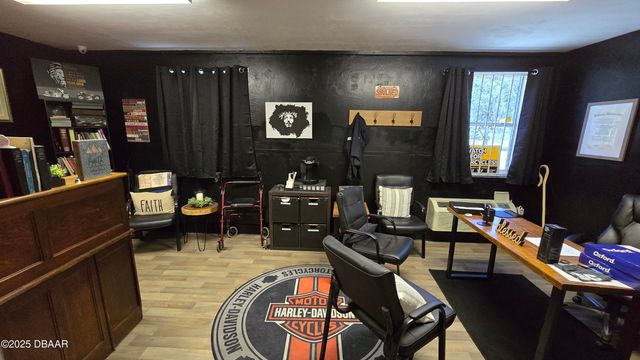 555 8th St, Holly Hill, FL 32117