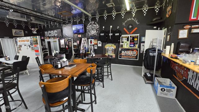 555 8th St, Holly Hill, FL 32117