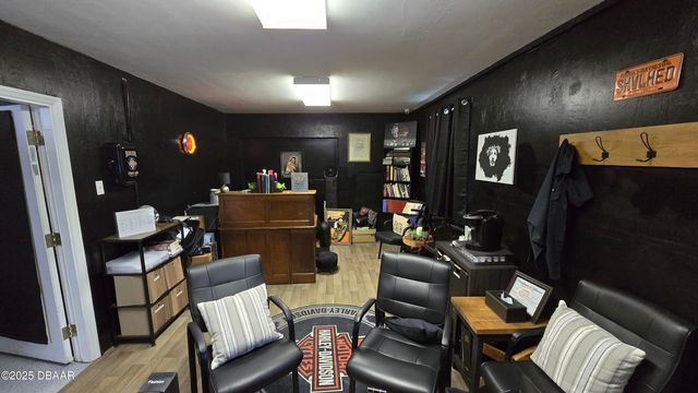 555 8th St, Holly Hill, FL 32117