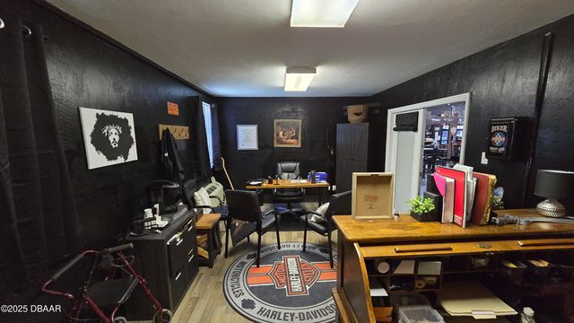 555 8th St, Holly Hill, FL 32117