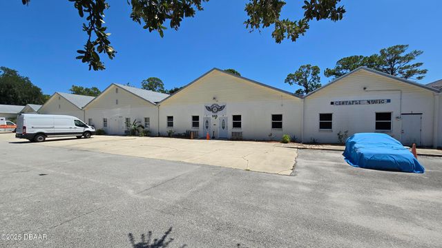 555 8th St, Holly Hill, FL 32117