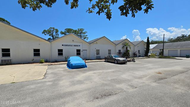 555 8th St, Holly Hill, FL 32117