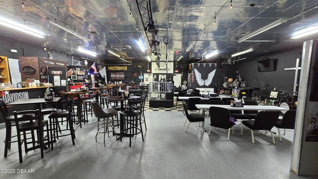 555 8th St, Holly Hill, FL 32117