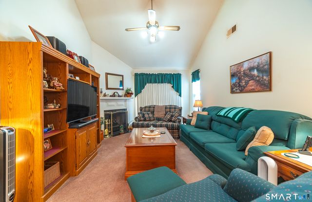 14 Forest Glen Circle 10, Middletown, CT 06457