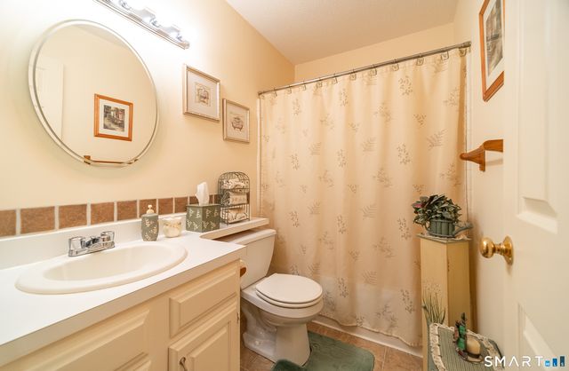 14 Forest Glen Circle 10, Middletown, CT 06457