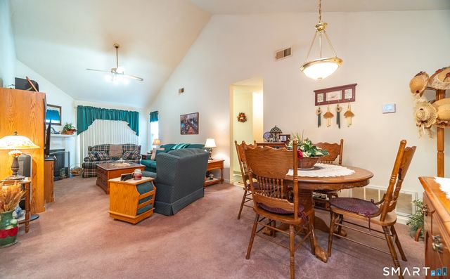 14 Forest Glen Circle 10, Middletown, CT 06457