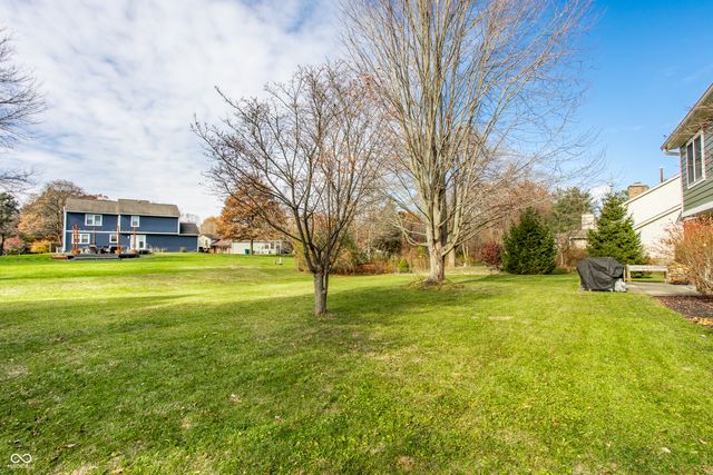 10 Danbury Court, Zionsville, IN 46077