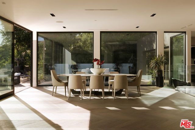 500 Chalette Drive, Beverly Hills, CA 90210