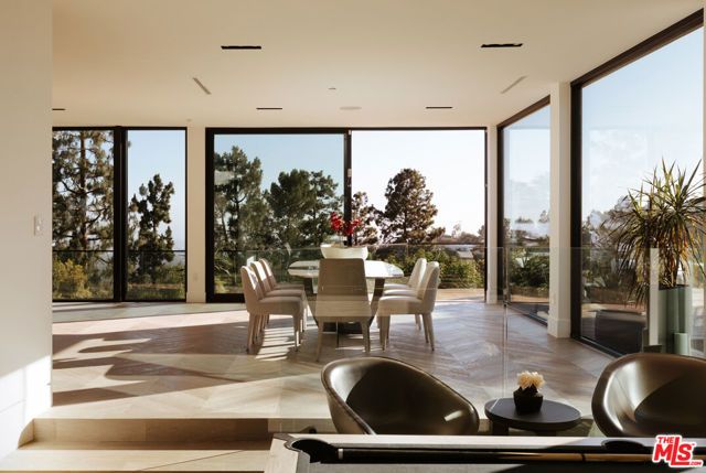 500 Chalette Drive, Beverly Hills, CA 90210